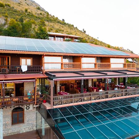 Hotel Shpija E Gjyshit Canaj 外观 照片
