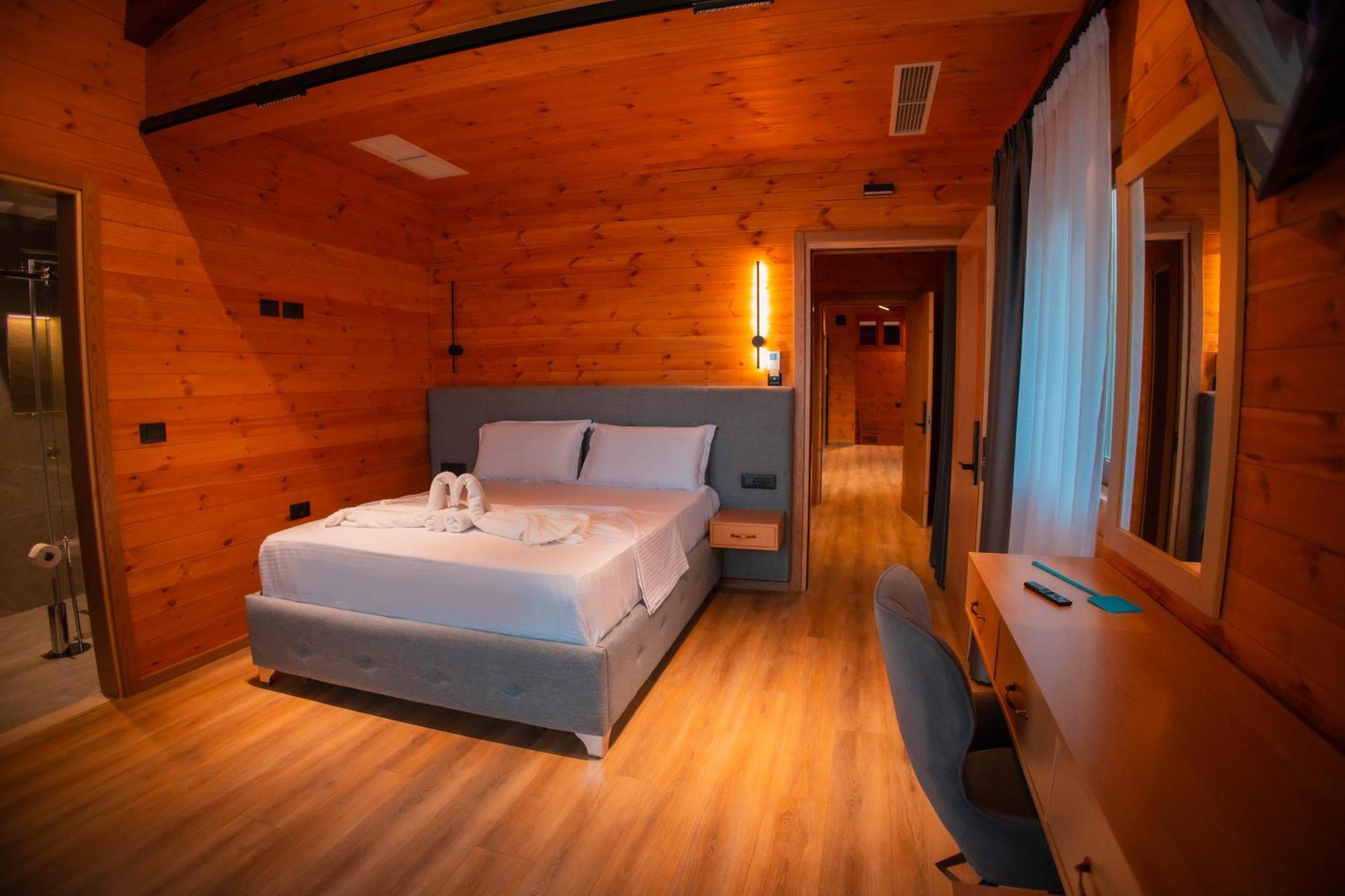 Hotel Shpija E Gjyshit Canaj 外观 照片