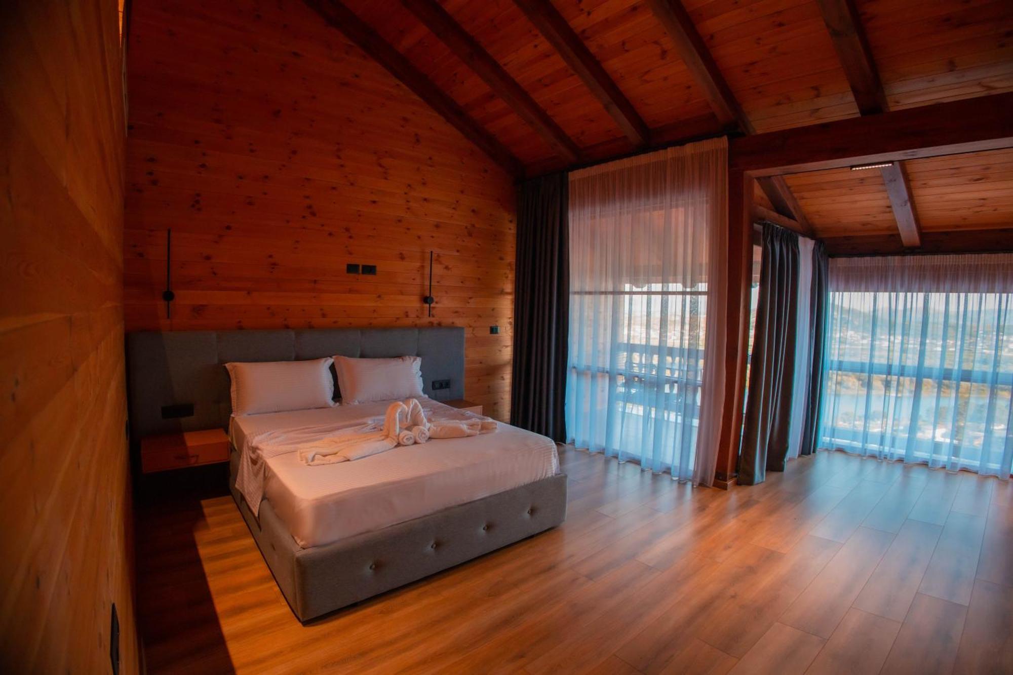 Hotel Shpija E Gjyshit Canaj 外观 照片