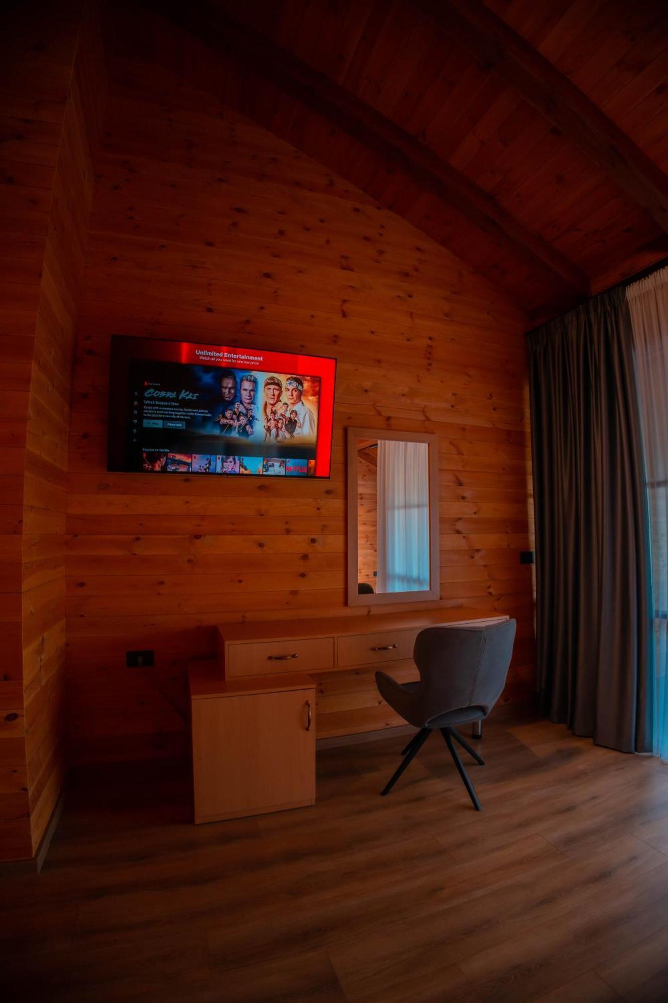 Hotel Shpija E Gjyshit Canaj 外观 照片