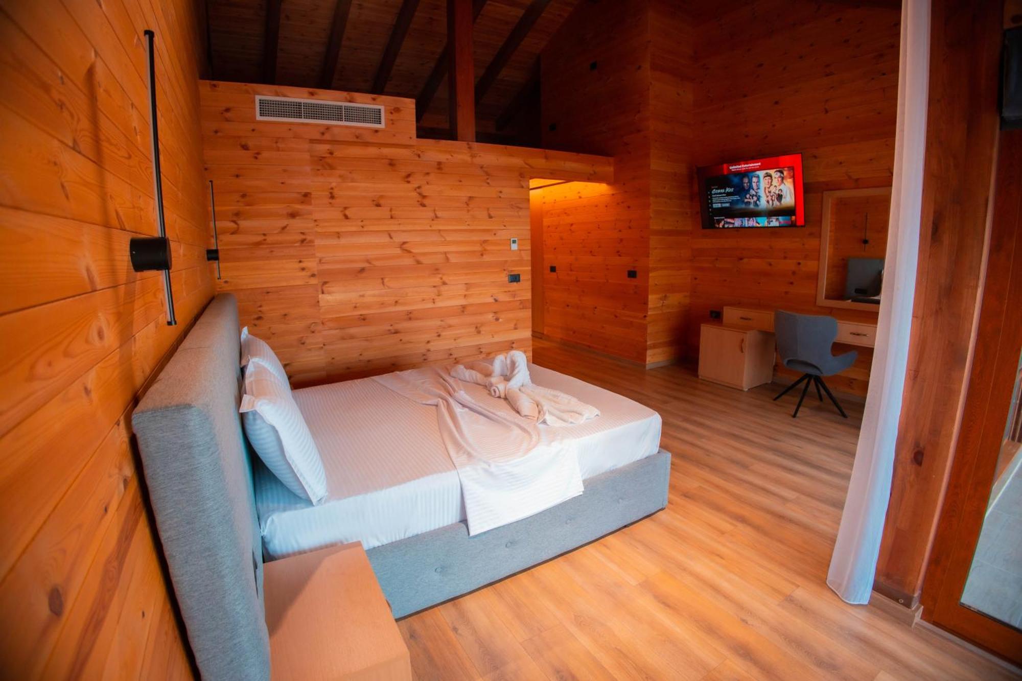 Hotel Shpija E Gjyshit Canaj 外观 照片