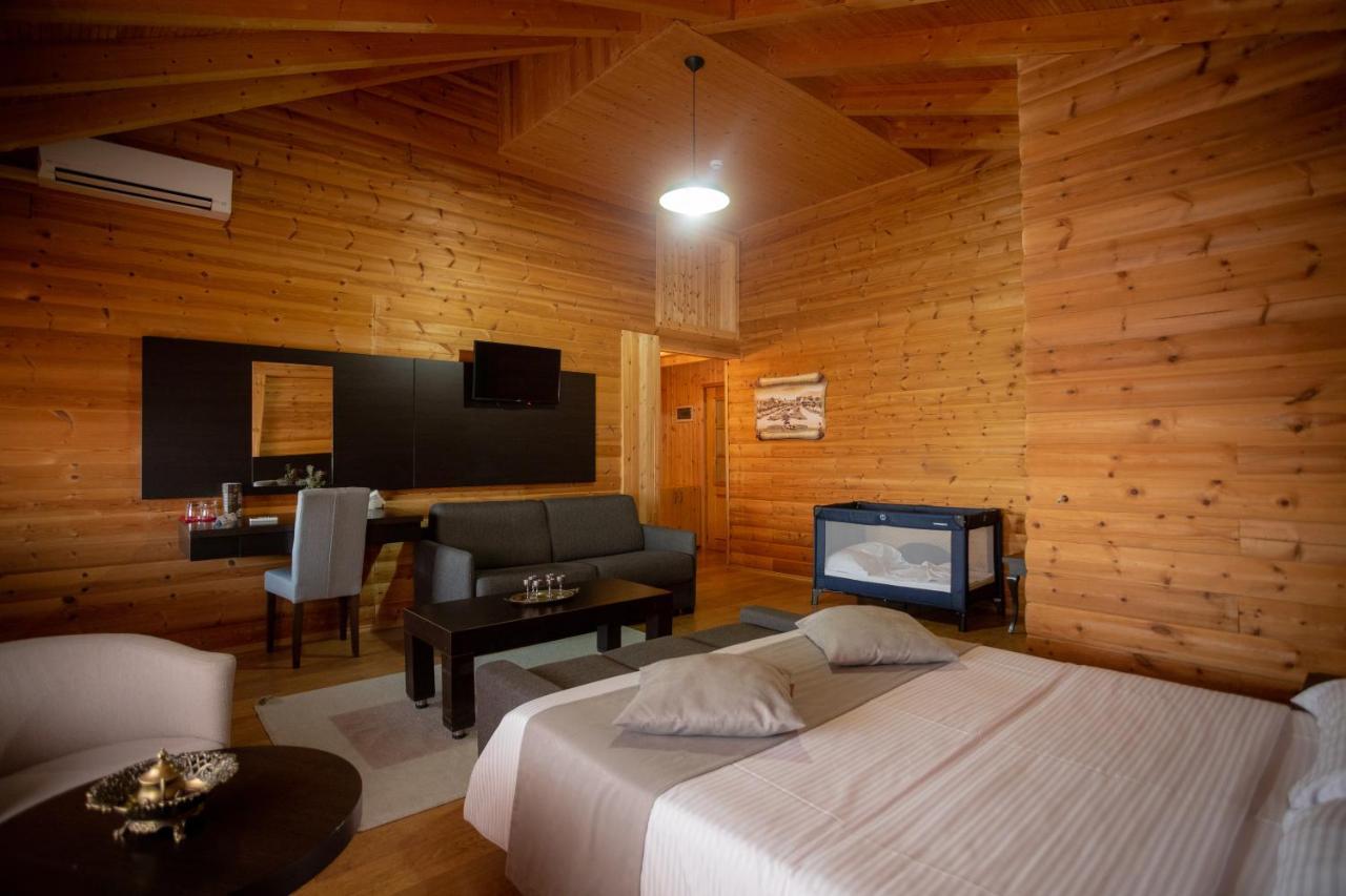 Hotel Shpija E Gjyshit Canaj 外观 照片