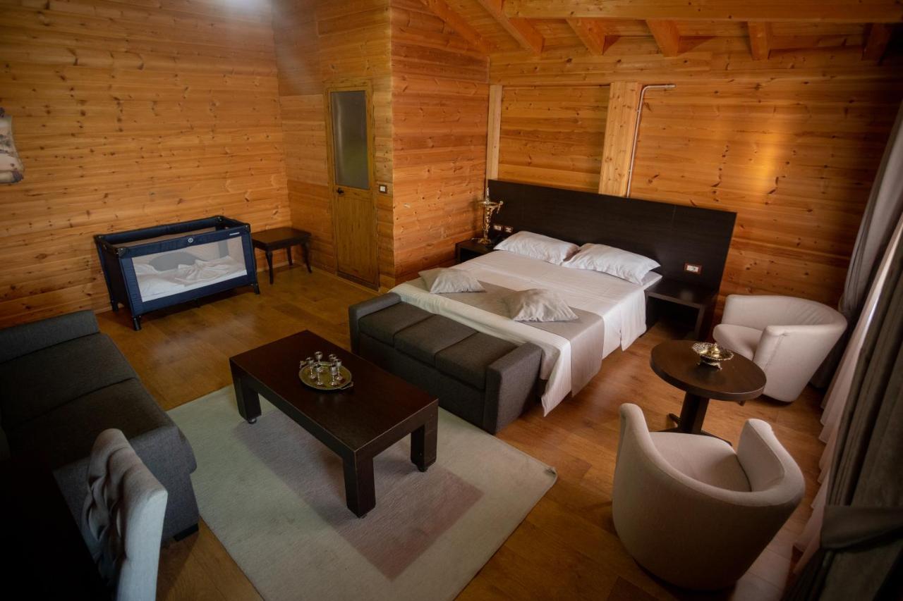 Hotel Shpija E Gjyshit Canaj 外观 照片
