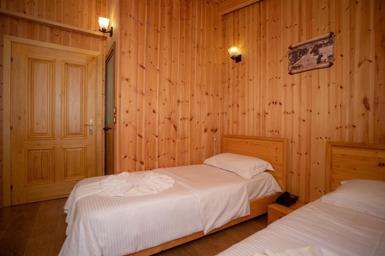 Hotel Shpija E Gjyshit Canaj 外观 照片