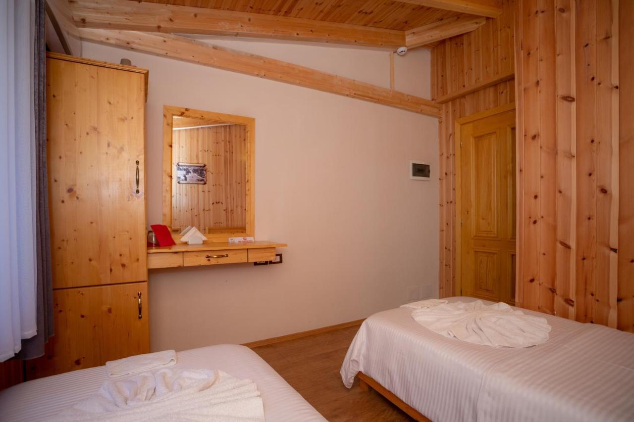 Hotel Shpija E Gjyshit Canaj 外观 照片