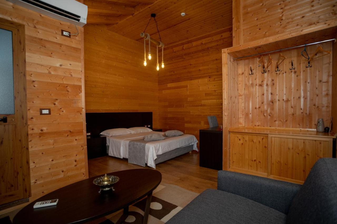 Hotel Shpija E Gjyshit Canaj 外观 照片