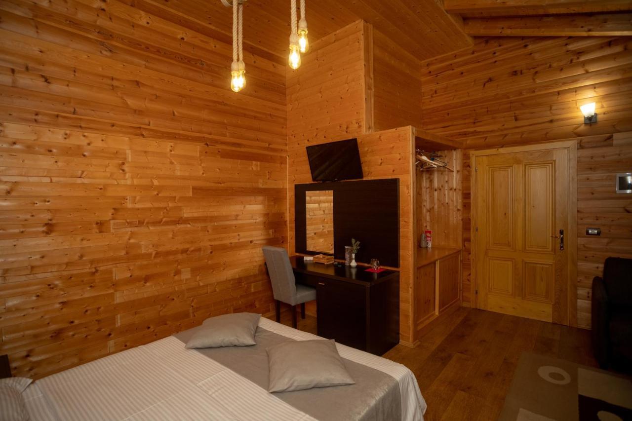 Hotel Shpija E Gjyshit Canaj 外观 照片