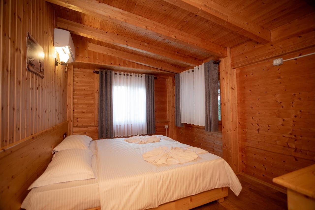 Hotel Shpija E Gjyshit Canaj 外观 照片