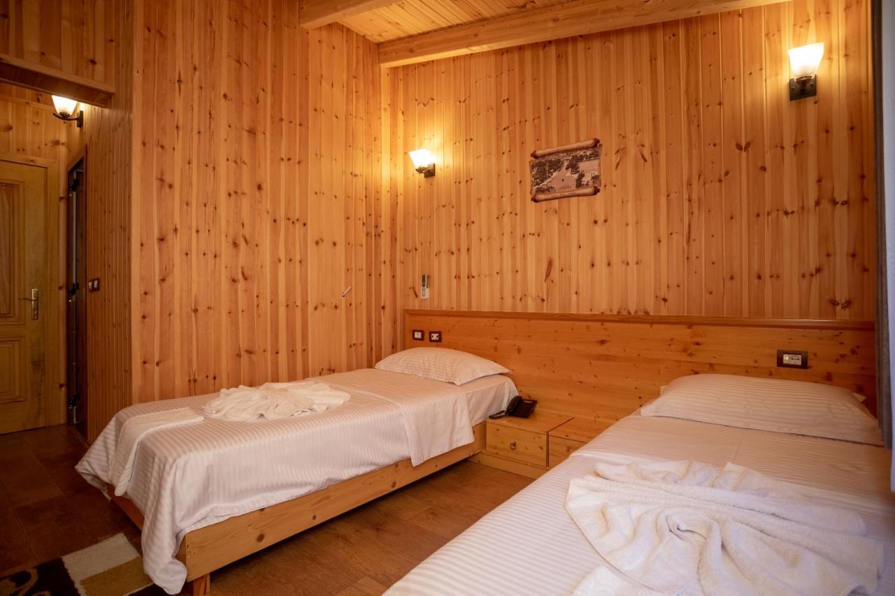 Hotel Shpija E Gjyshit Canaj 外观 照片